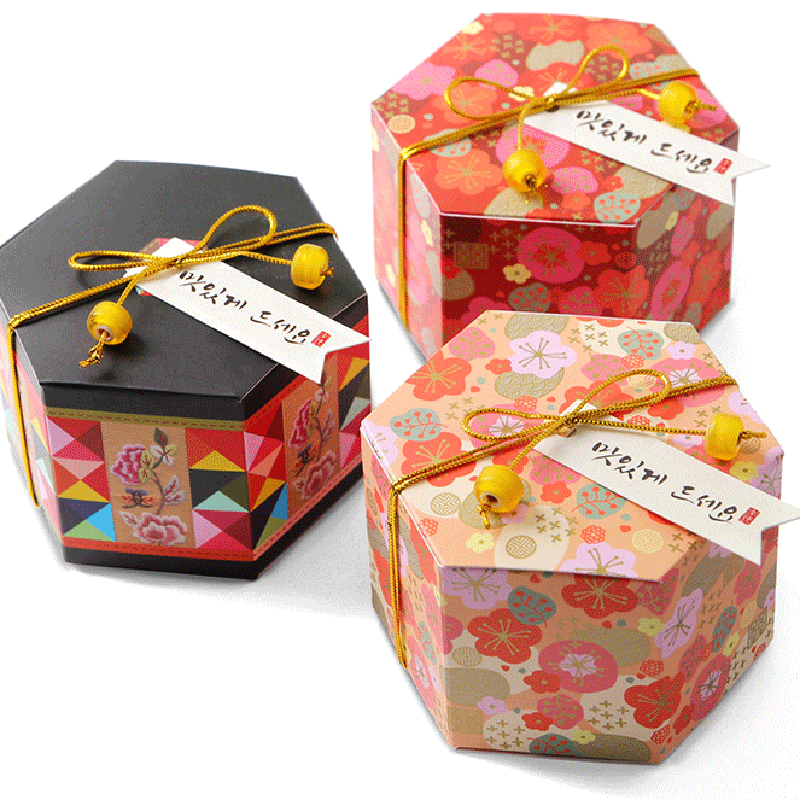 Kotak Gula-gula Kreatif Kertas Heksagon Mini Bronzing Plum Blossom Kotak Pembungkusan Barang Kemas Mewah