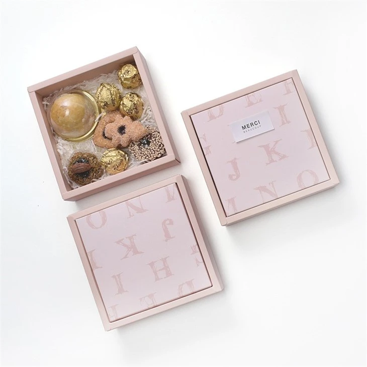 Towels And Clothes Wrapping Gift Boxes